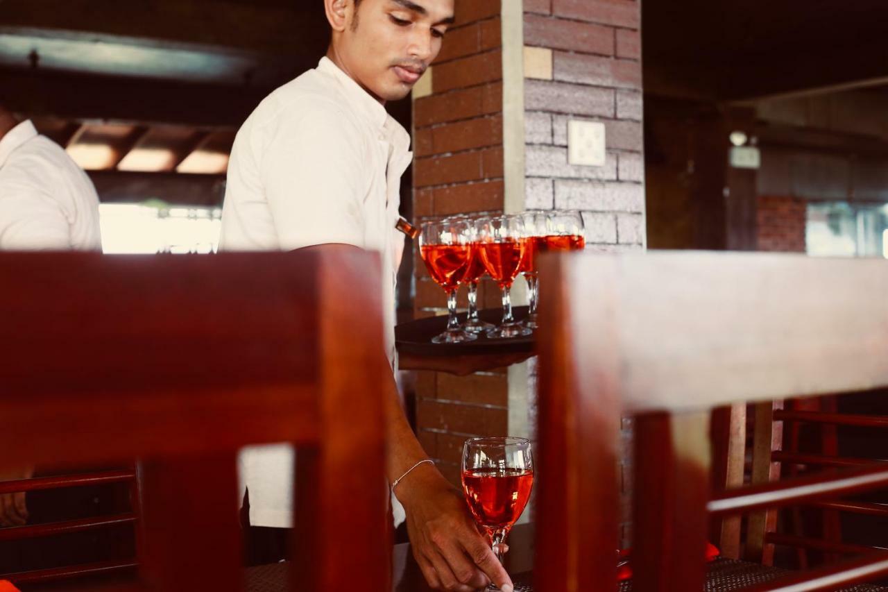 Sasha Transit Hotel Katunayaka Ngoại thất bức ảnh