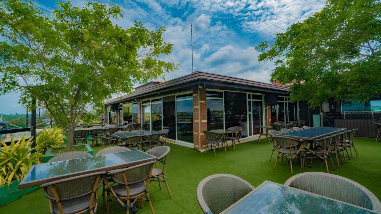 Sasha Transit Hotel Katunayaka Ngoại thất bức ảnh