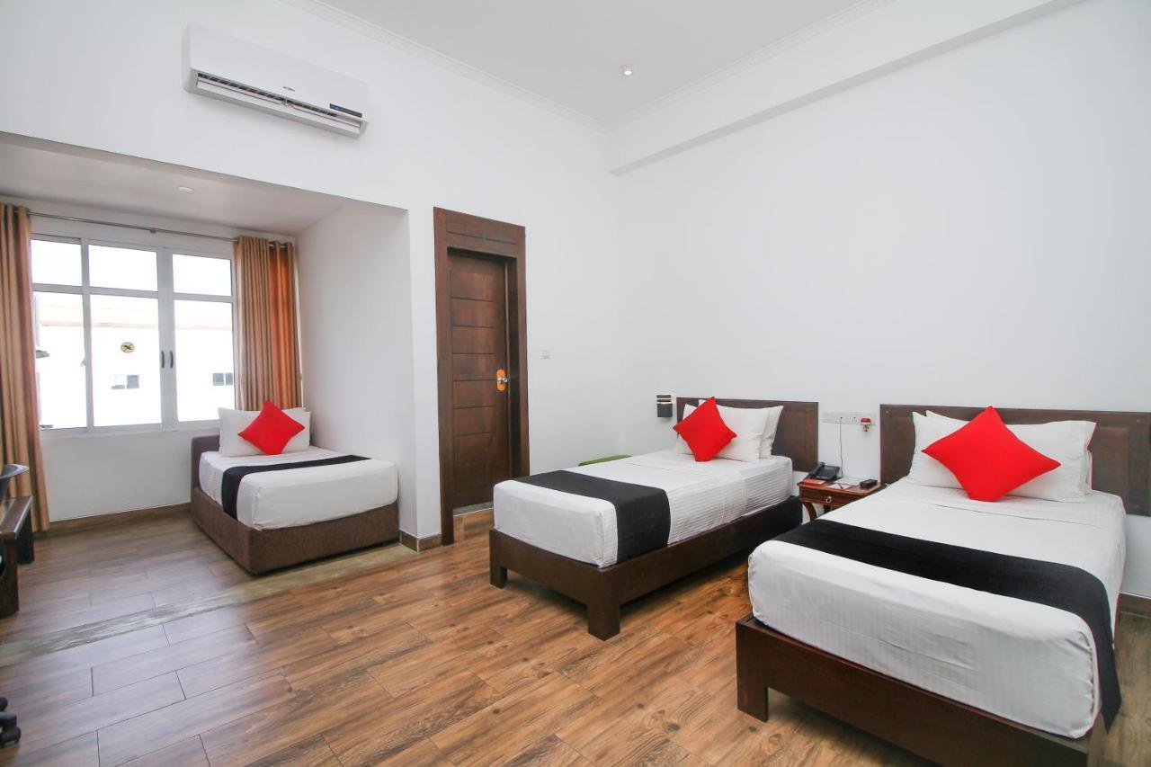 Sasha Transit Hotel Katunayaka Ngoại thất bức ảnh